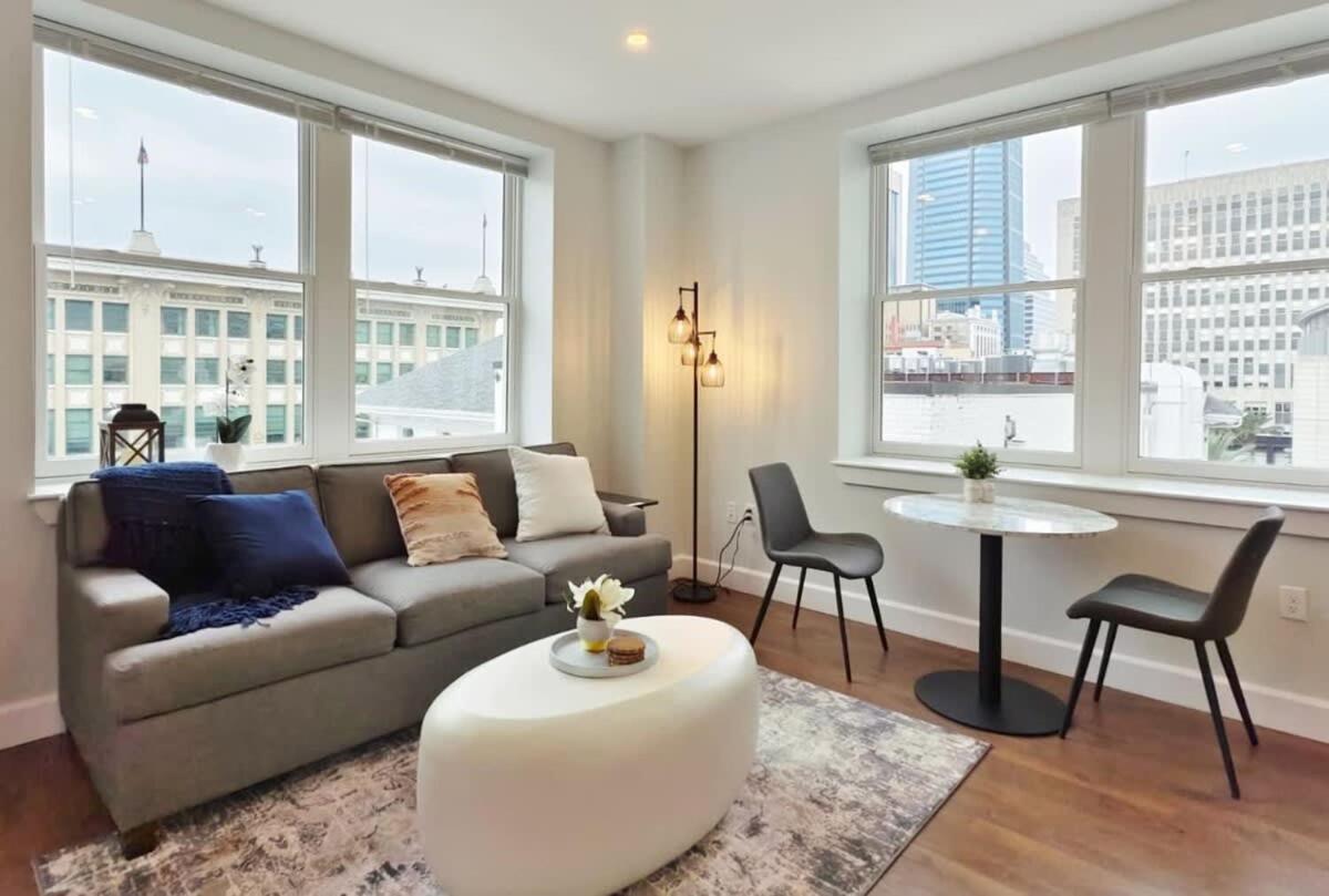 Fun Cozy Apts - 1 25 Mile Walk To Tiaa Bnk Fld 傑克遜維爾 外观 照片